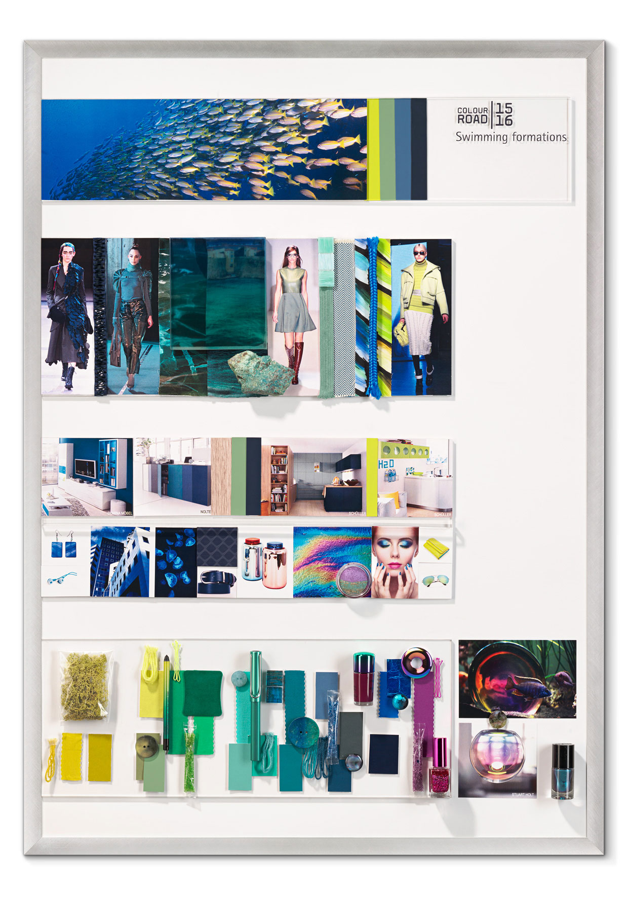 Flying Formations Sú odvodené od elegantných kŕdľov čiernych škorcov letiacich nad zemským povrchom na pozadí so zlatým podvečerným horizontom. Odtiene týchto neutrálnych farieb sú rôznorodé: špinavo biele a krémové tóny, ľahké sivé, strieborné a tlmené žlté tony. Zvláštny význam hrá povrch, ktorému dominujú lesklé jemné materiály s nádychom saténu, matné povrchy a materiály s jemným reliéfom a zlatými odtieňmi. Charakteristickými farebnými odtieňmi fólií sú: HG Whisper, Ceramic, Nomadic Gold a HG Marigold.