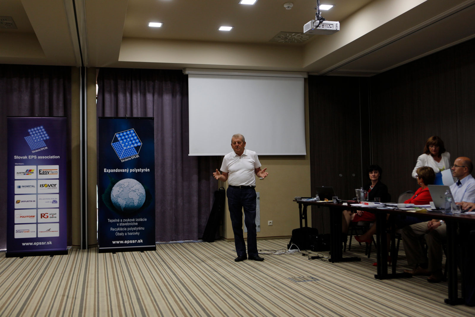 Ing. Jozef Sáraz, čestný predseda Združenia EPS SR, zaspomínal na začiatky jeho činnosti.