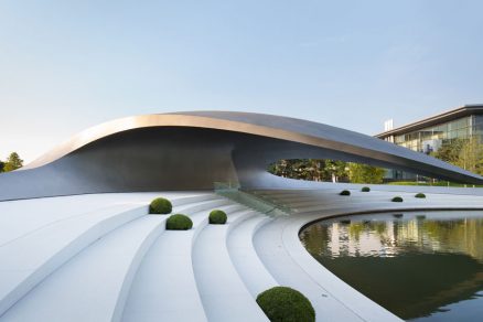 01 porsche pavilon henn big image