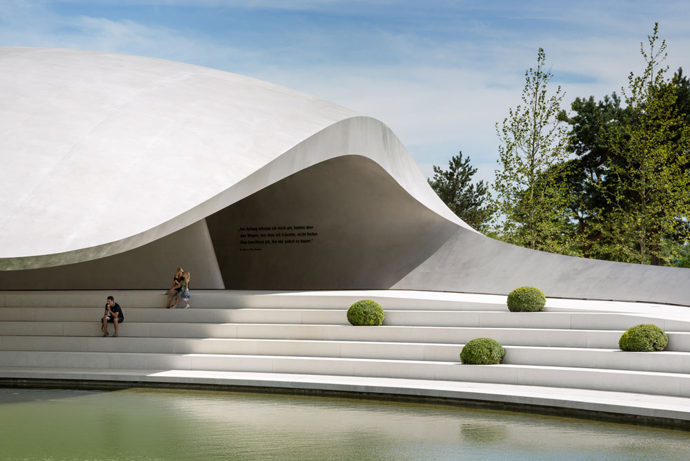 06 porsche pavilon henn big image