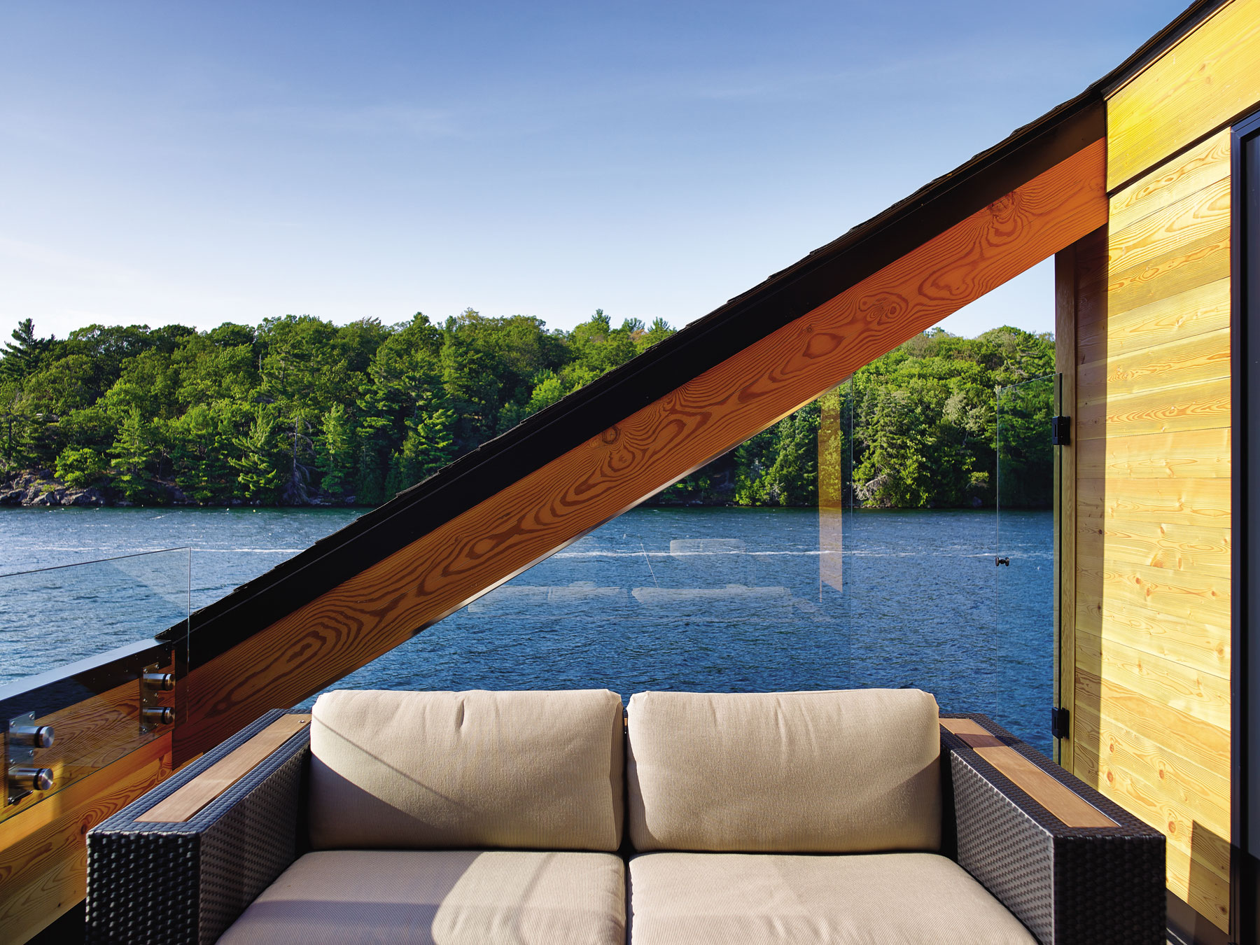 Lake Joseph Boathouse by Altius 08