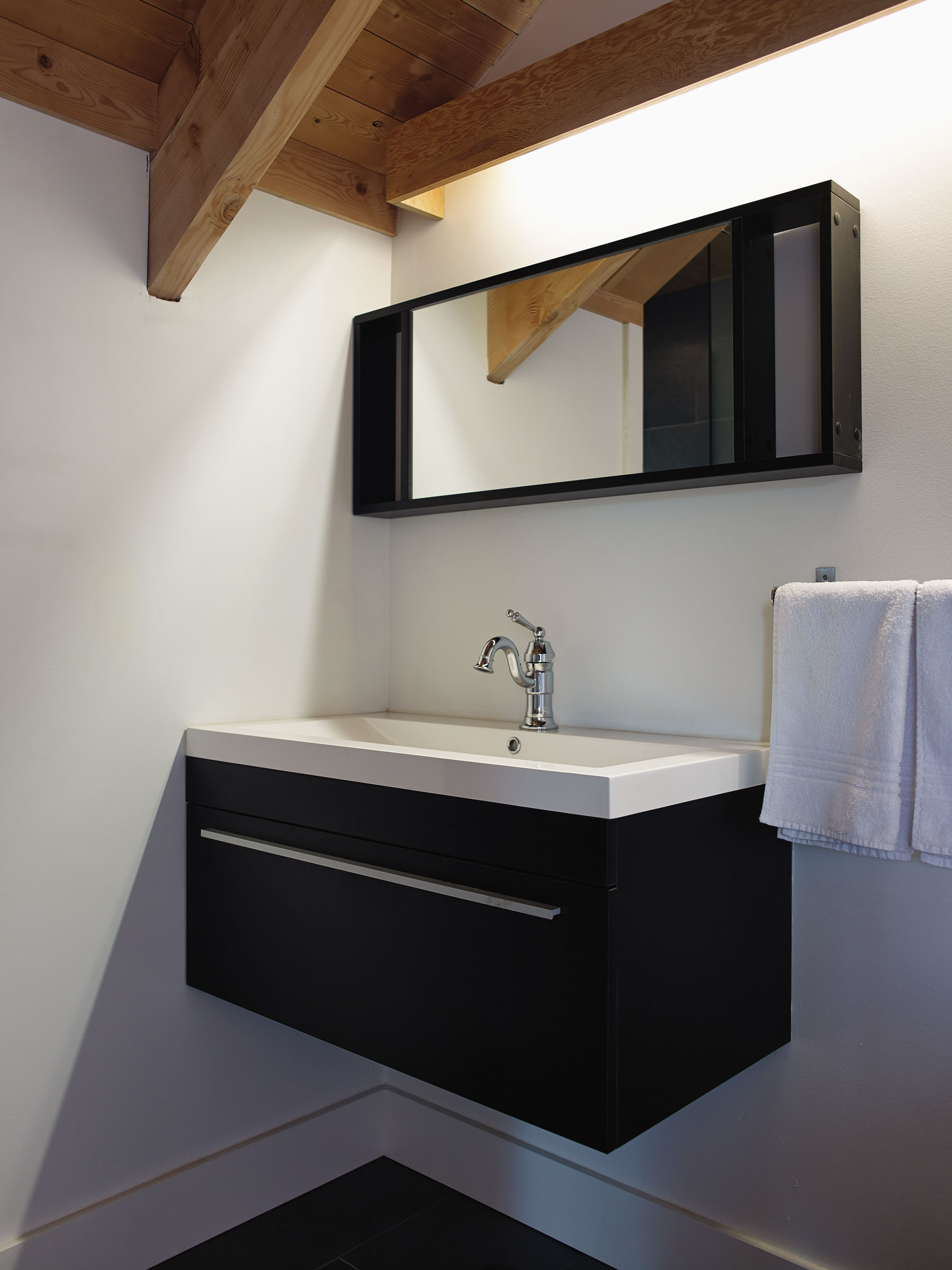 Lake Joseph Boathouse by Altius 10