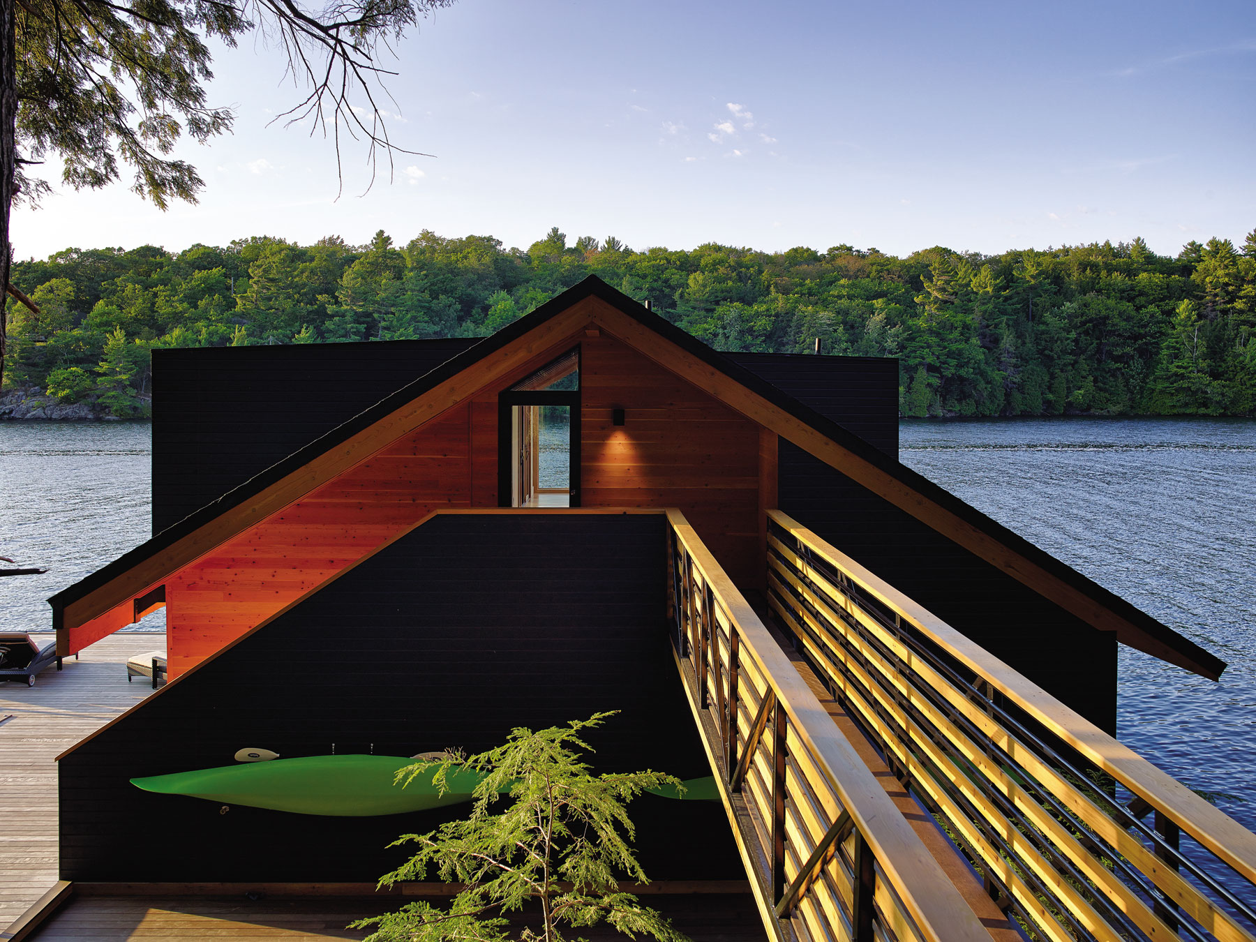 Lake Joseph Boathouse by Altius 14