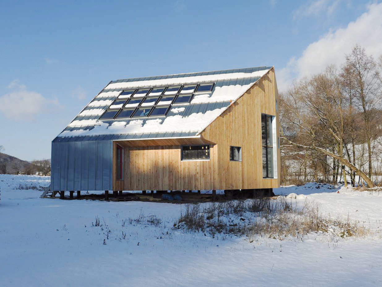 S tieniacim hendikepom si architekti zo slovenského architektonického ateliéru Oximoron poradili. (foto: Oximoron)