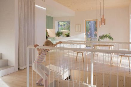 011 Marc Goodwin ORTRAUM MK5 kitchen area