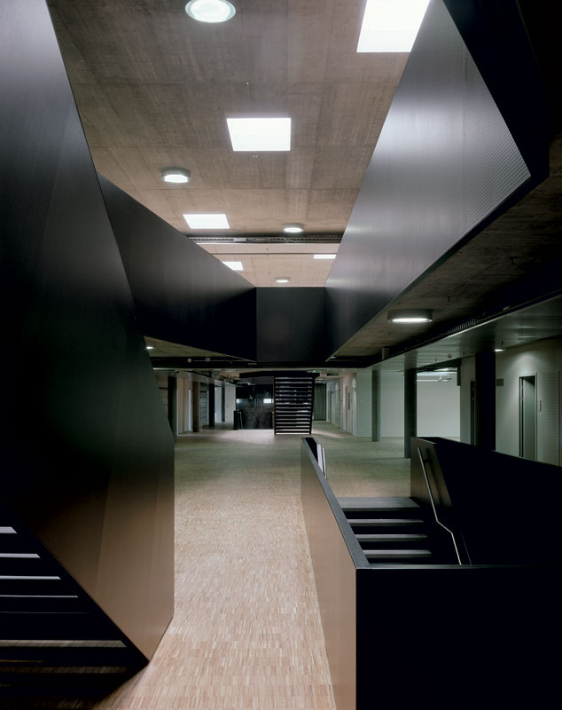 Zürich International School,svietidla,svetla