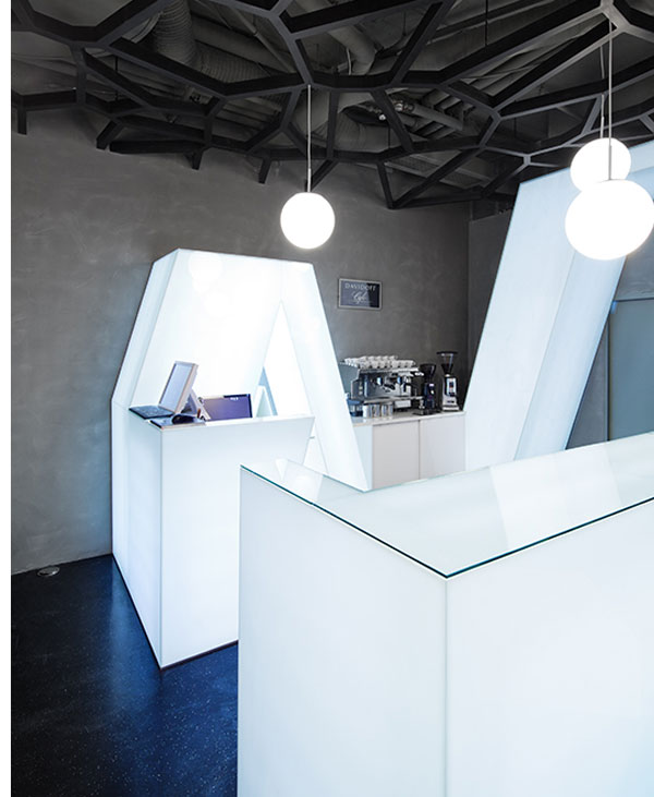 interier,kaviaren,noc cage,mirage