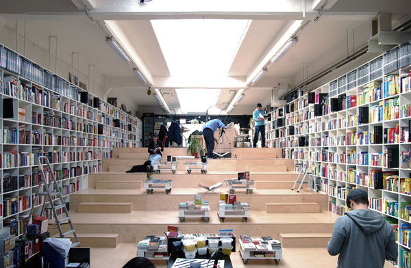 kníhkupectvo Alexis, knihy, kaviareň