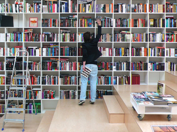 kníhkupectvo Alexis, knihy, kaviareň