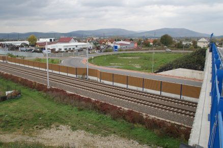 medzistanicny usek protihlukova stena