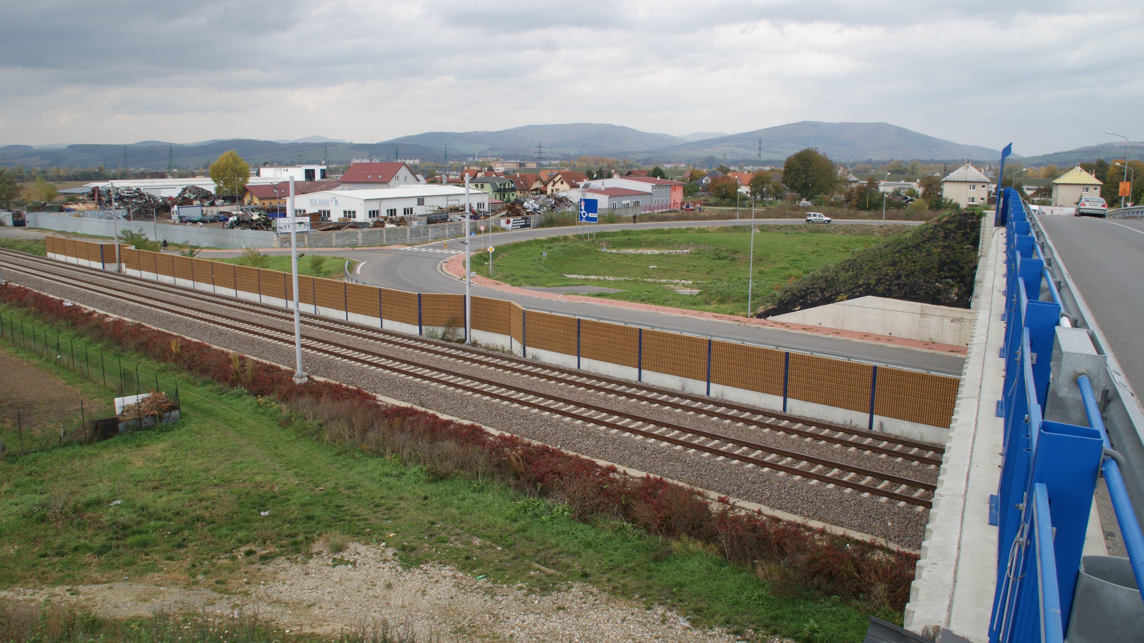 medzistanicny usek  protihlukova stena