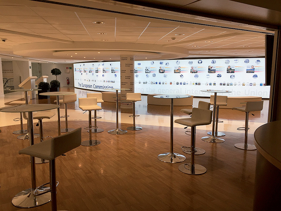 Centrum pre návštevníkov Európskej komisie (2012 – 2013) Centrum pre organizované návštevy je v rámci existujúcej administratívnej budovy „Charlemagne“.