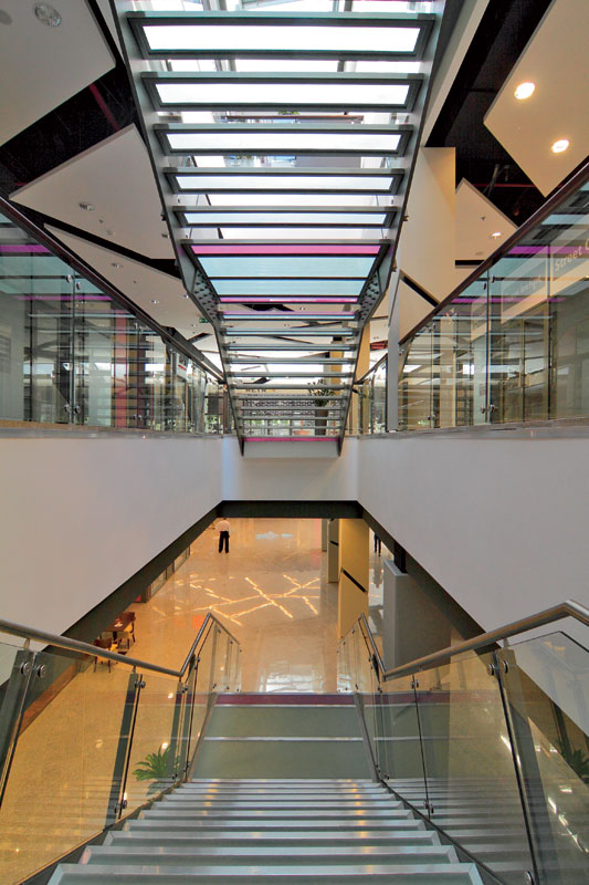 polyfunkčný,schody,interiér