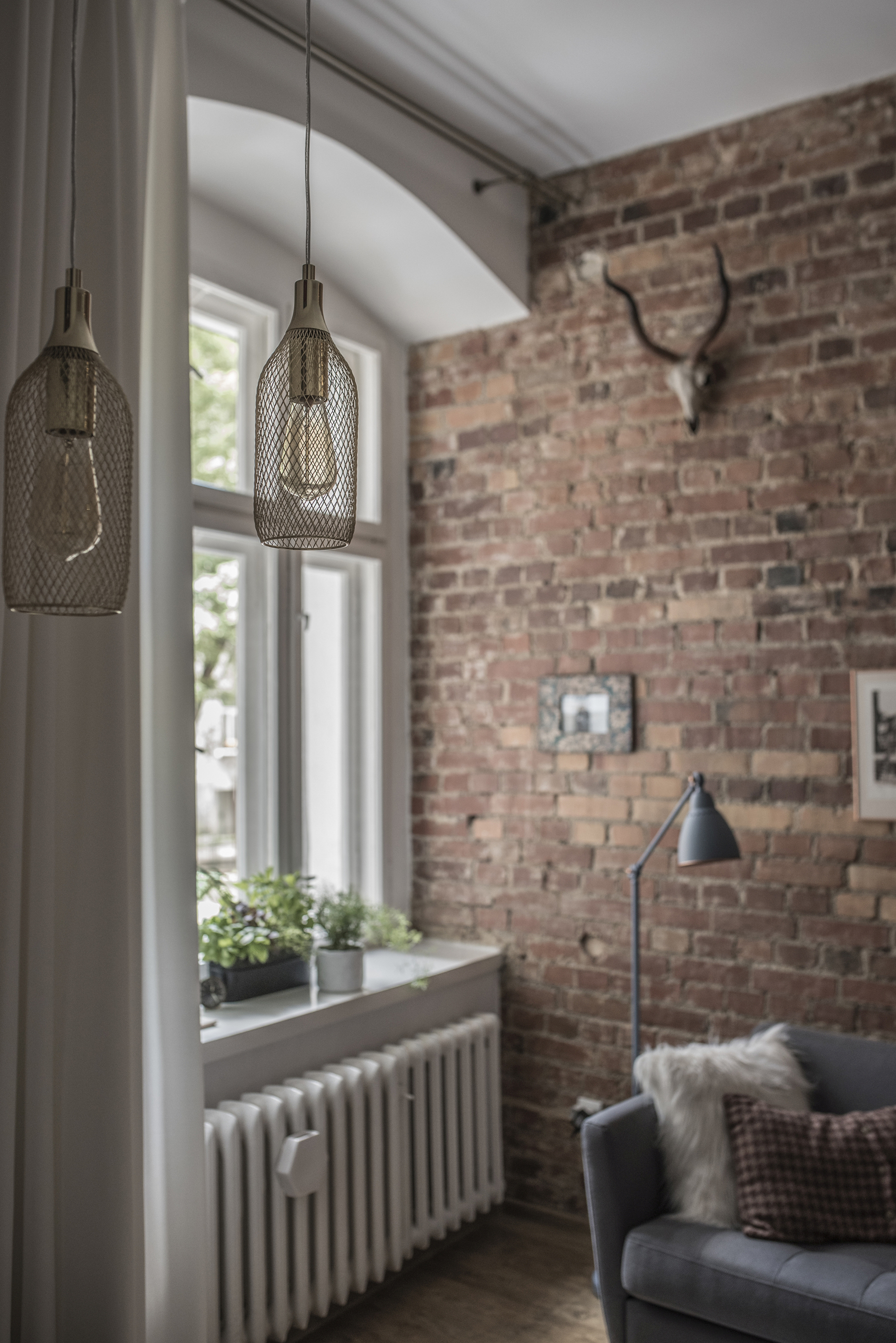 Rekonštrukcia interiéru v starom dome foto - d