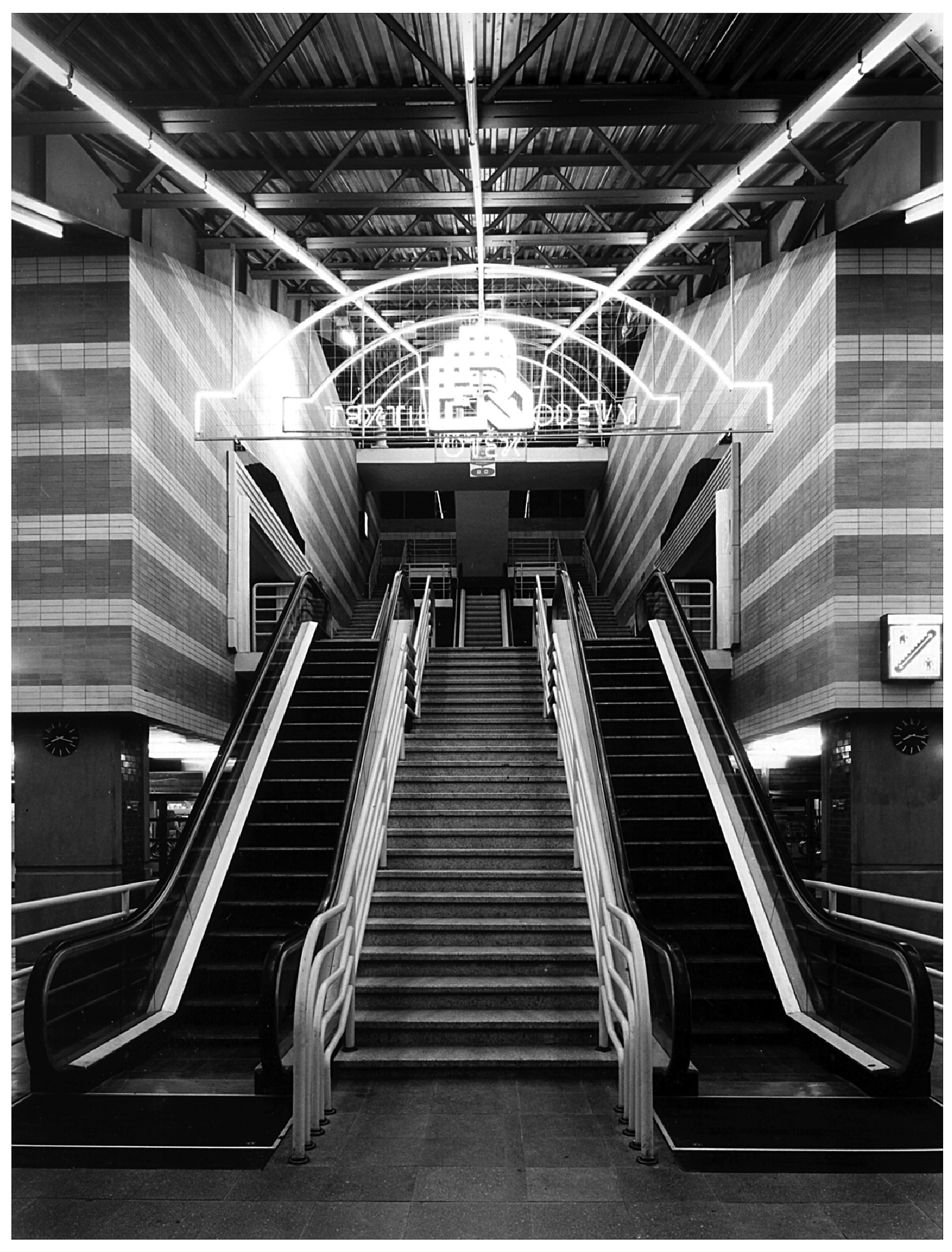 Vila Linea v Bratislave bol ako jediný rodinný dom zo Slovenska publikovaný vo Phaidon World Atlase Architektúry v Londýne.