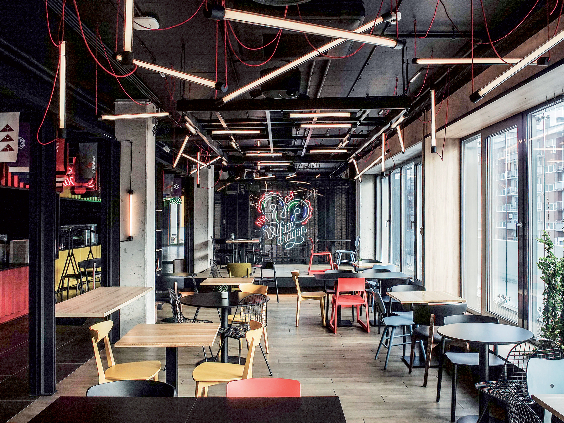 Interiér reštaurácie White Dragon.