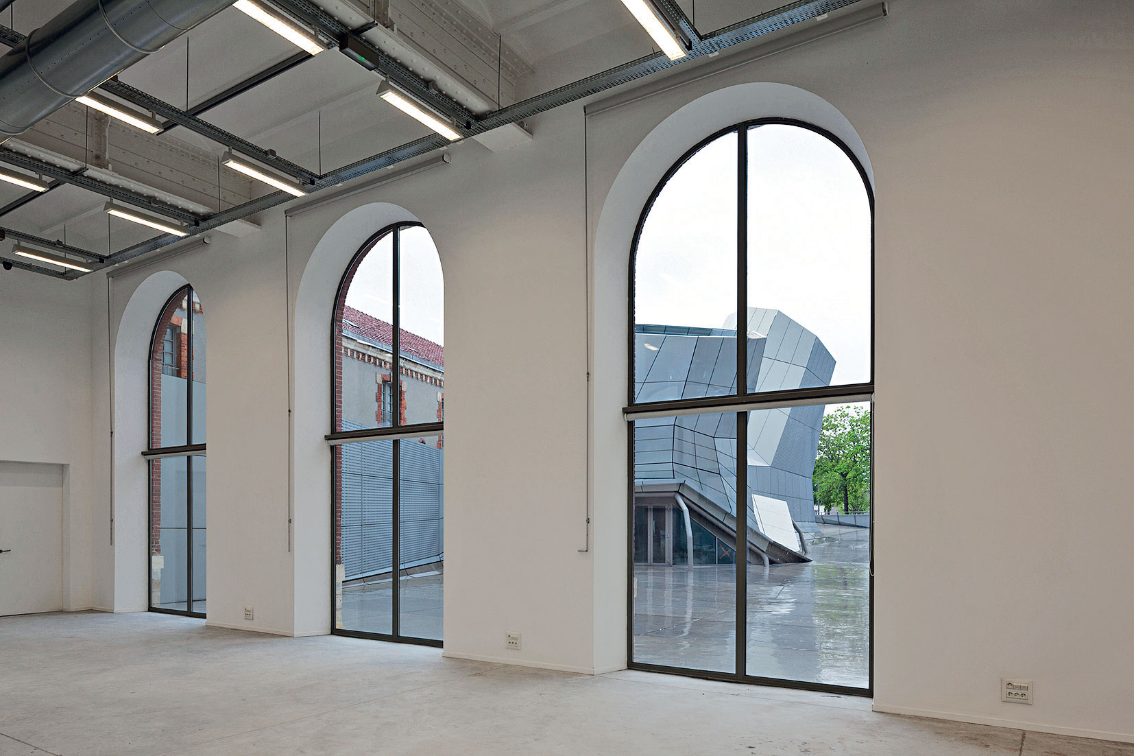 Vynovené výstavné priestory budú venované modernej architektúre a dizajnu.