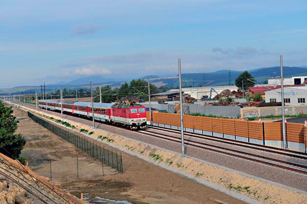Železničná trať Nové Mesto nad Váhom – Púchov