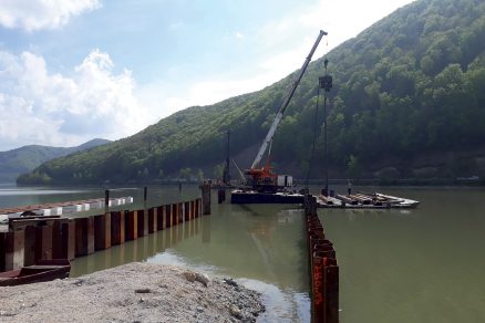 05 Baranenie stetovnic z plavajuceho pontonu