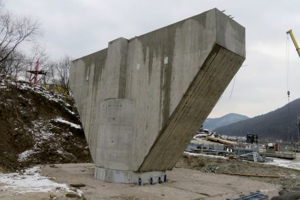 07 Pohlad na hlavicu piliera