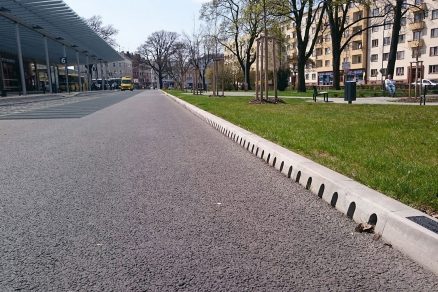 RONN  MEA Obrubnikove odvodneni na autobusovem nadrazi v Nachode