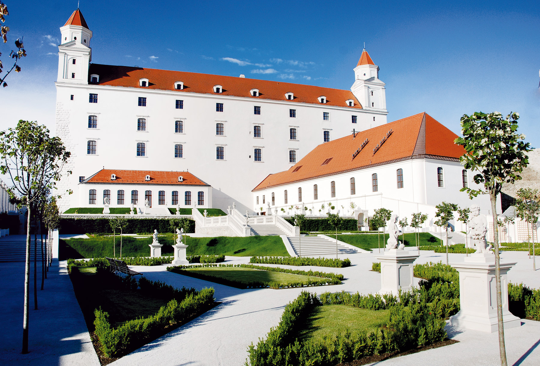 01 NOVY fotoJozef Mravec