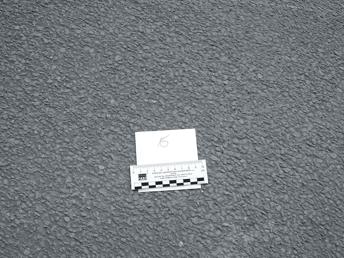 Obr. 6  Ukážka povrchu vymývaného betónu