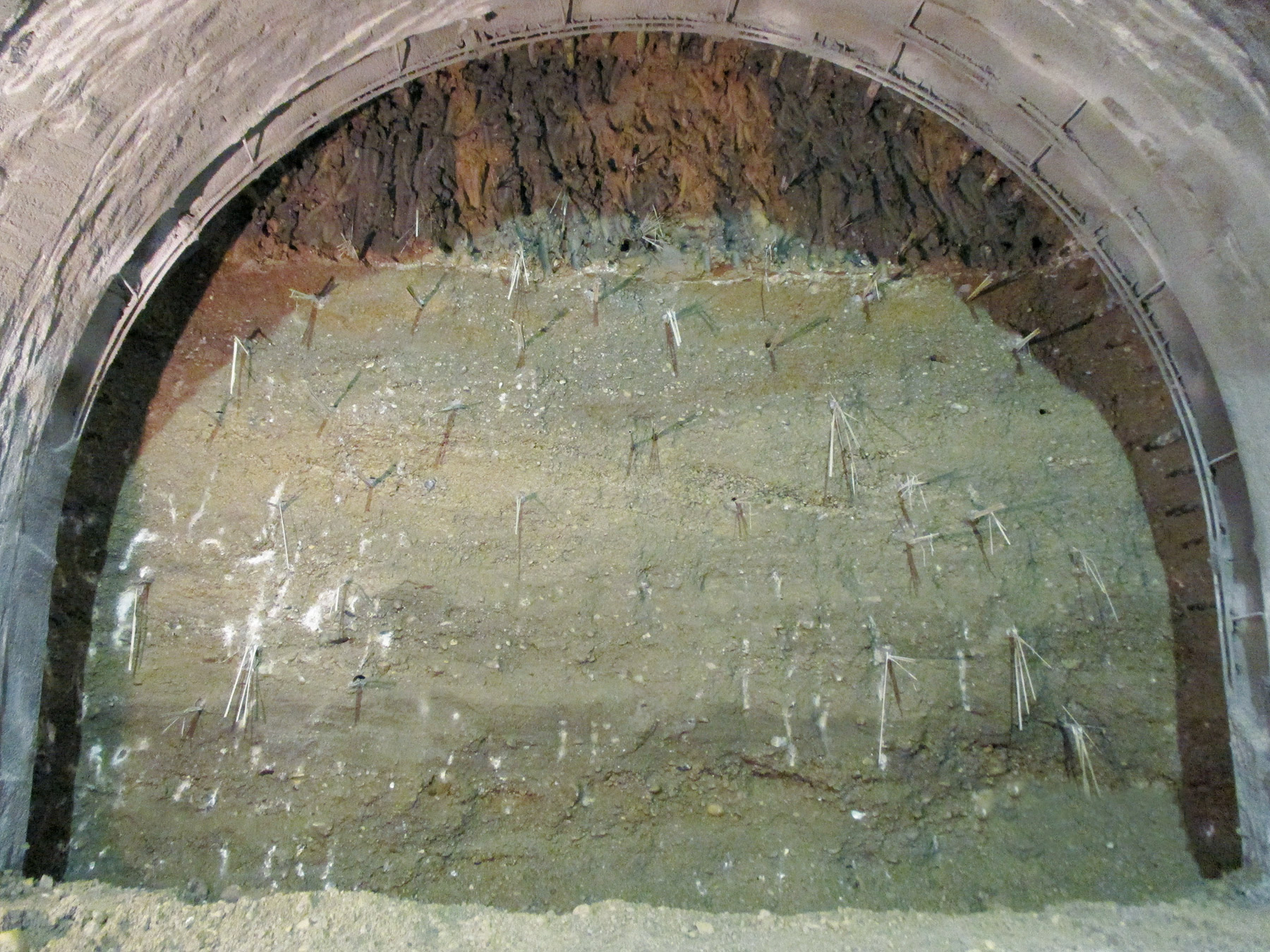 Obr. 3 Rozdelenie geologických vrstiev