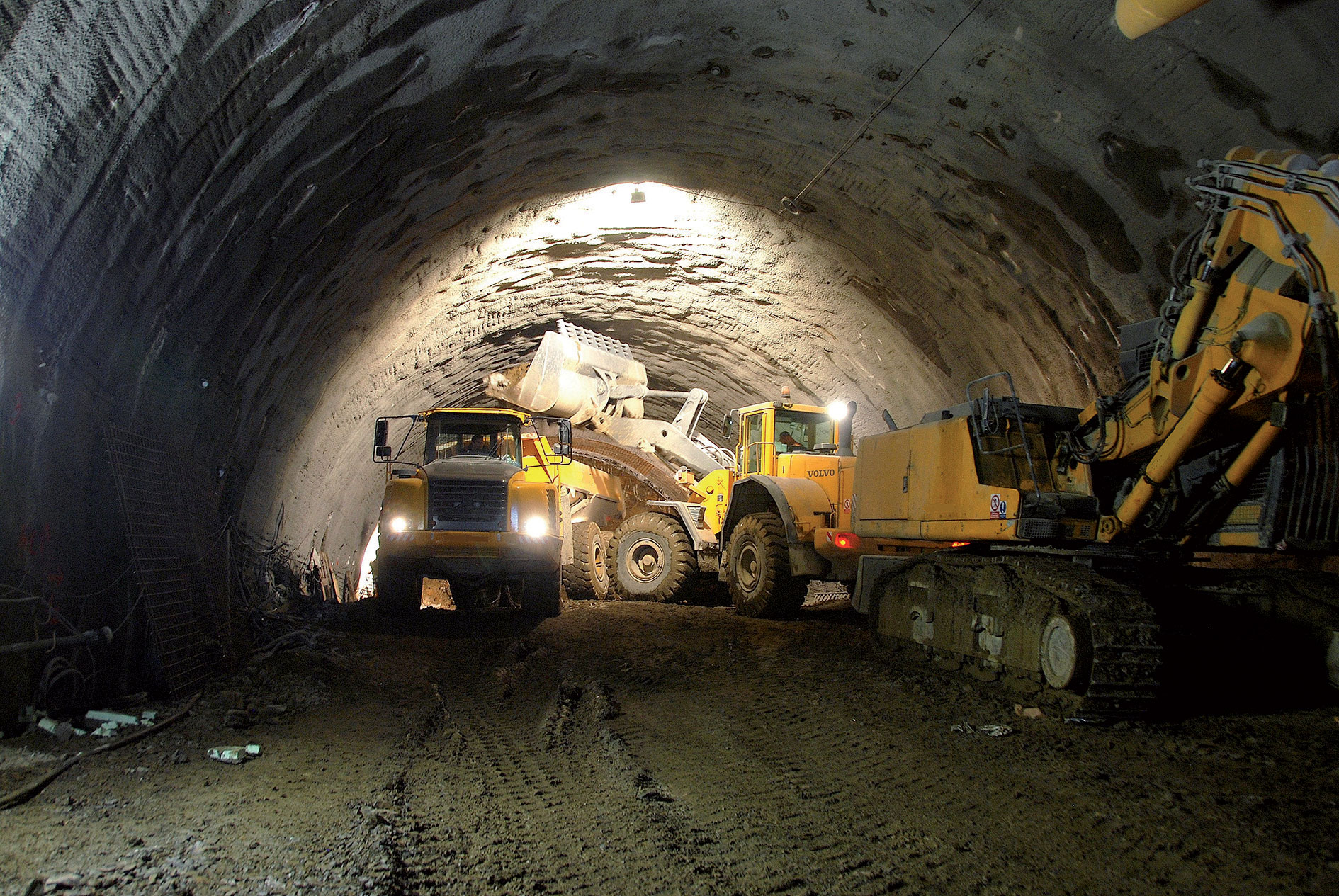 Obr. 5 Oproti navrhovanému množstvu sa pri samotnom razení využil menší počet vystrojovacích tried, čo takisto svedčí o náročnosti výstavby tunela.