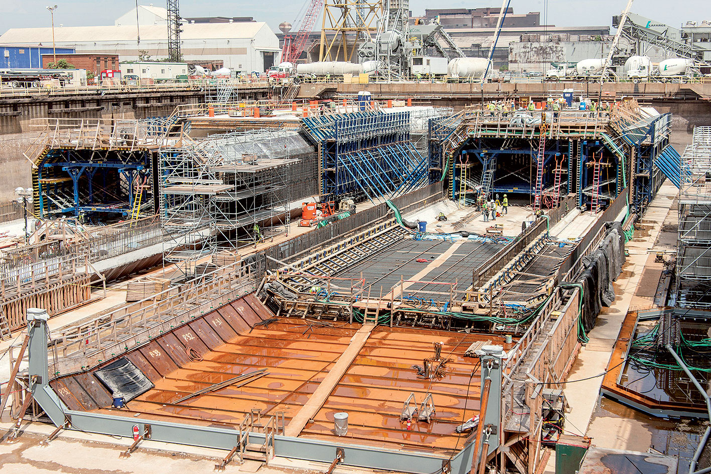 Jedenásť tunelových segmentov s celkovou dĺžkou 106 m sa zhotovilo v suchom doku v Baltimore pomocou nasadenia debnenia od spoločnosti Doka. Foto: Doka