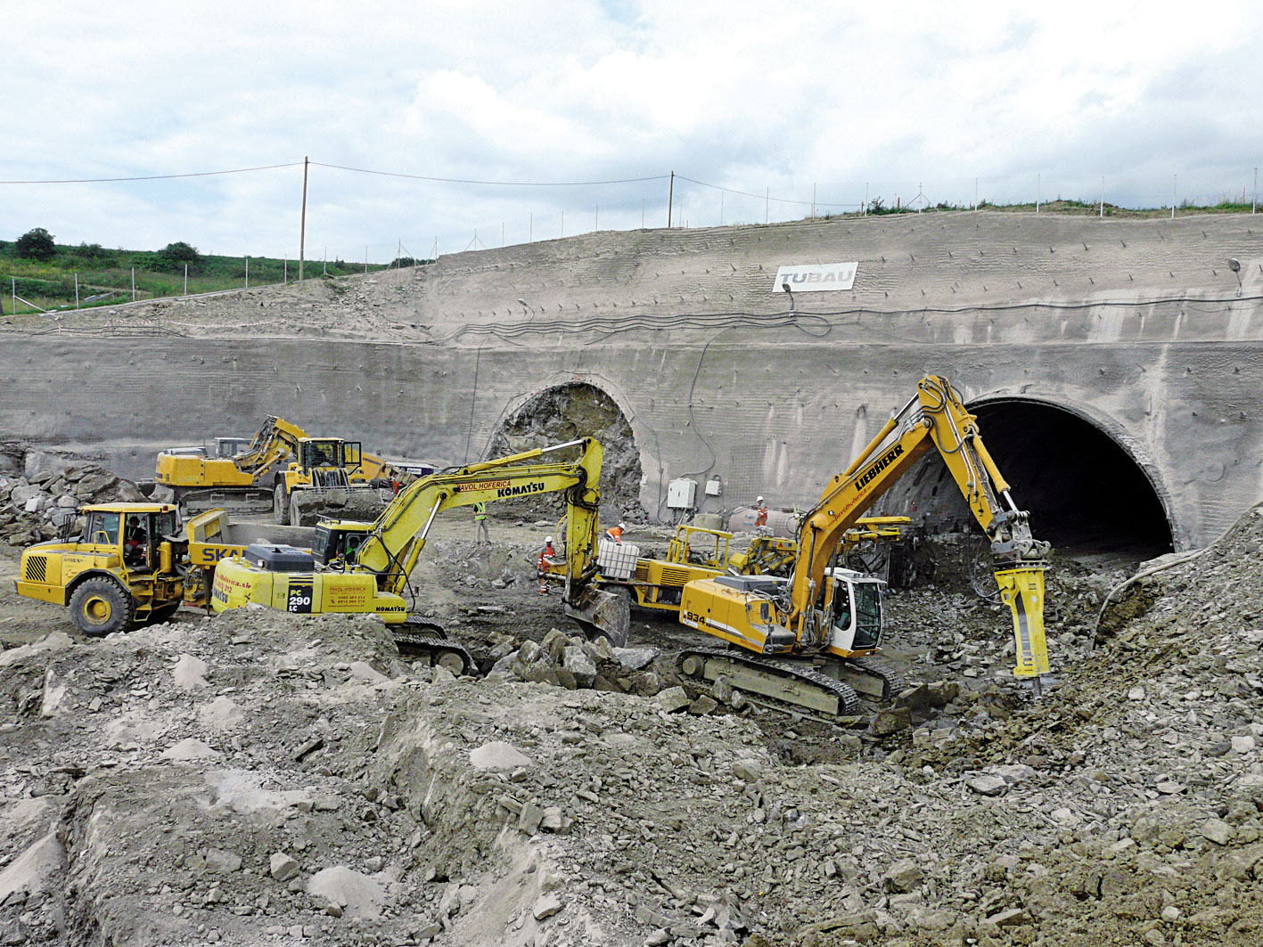 Zemné práce a zaistenie stavebnej jamy – západný portál