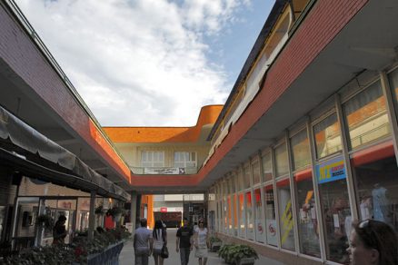 aupark versus mirage 5308 big image