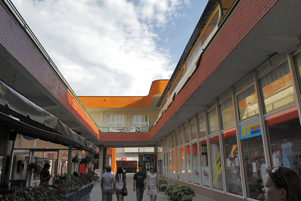 aupark versus mirage 5308 big image