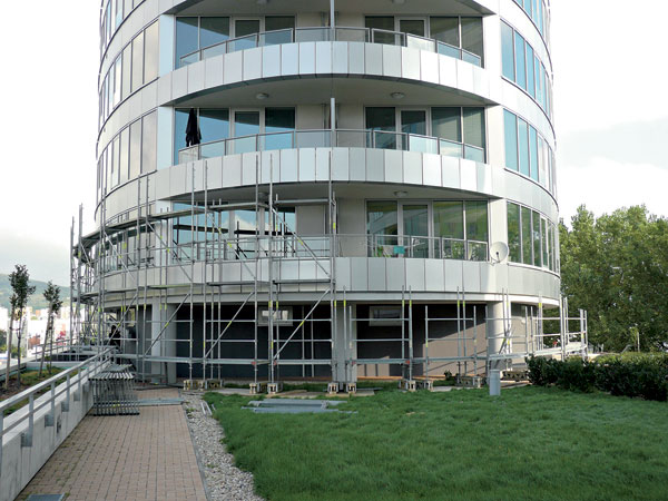 krížové hlavy,Fasádne lešenie,Tri veže