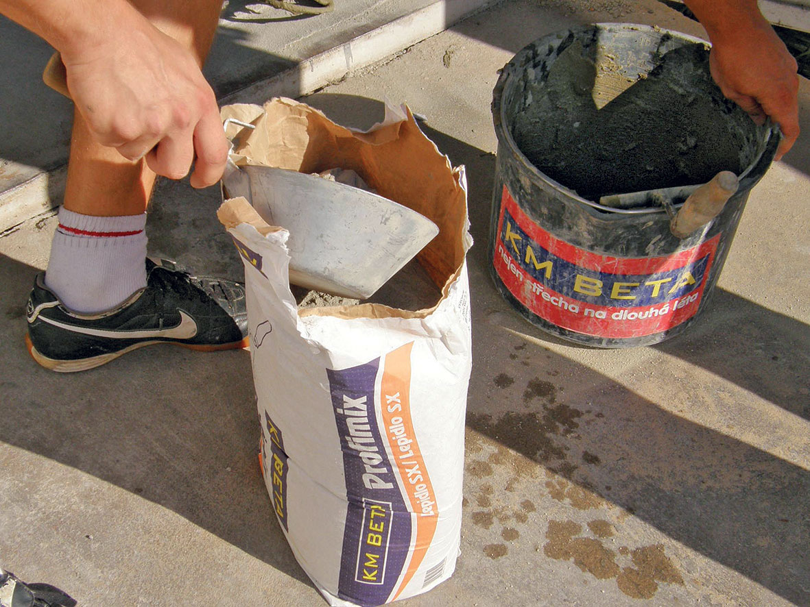 Murujeme s vápenno-pieskovými tehlami foto - 07KmBeta