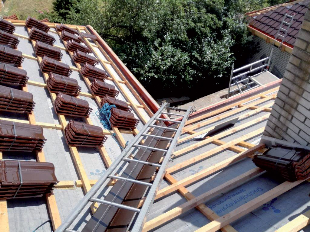 Obr. 11 Kladenie krytiny