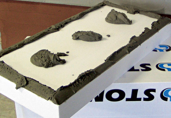 Správny postup nanášania lepiacej malty Zateplenie pomocou polystyrénu