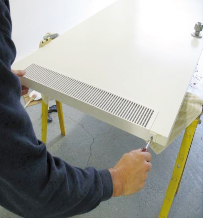 Obr. 4 Príklad použitia dverí so štrbinou – splnenie požiadaviek na minimálne vetranie QLMV (podľa EN 378-1)