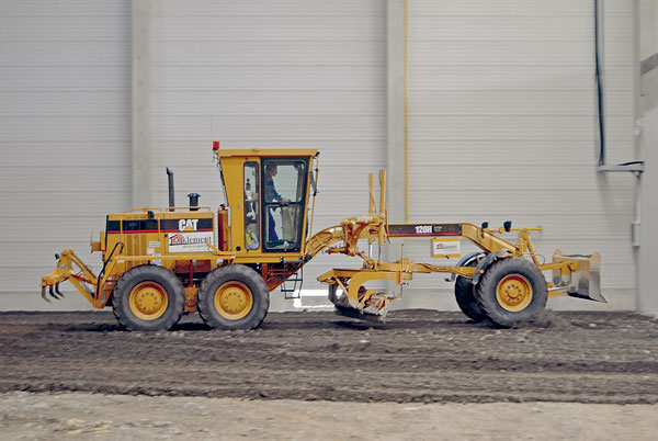 Grader – kolesový stroj s vlastným pohonom