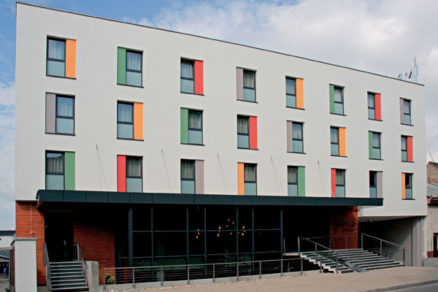 Hotel Impiq: Čisté tvary, svetlé farby, prehľadná dispozícia