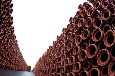 Kamenina a plast ako materiály kanalizačných potrubí  z hľadiska životnosti a ekológie