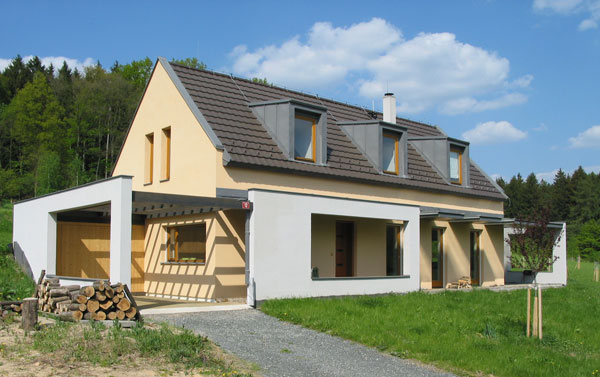 KM Beta: Jediný dodávateľ pre hrubú stavbu vrátane stropov, strechy a najnovšie aj omietok