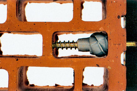 Kotvenie vonkajších obkladových prvkov