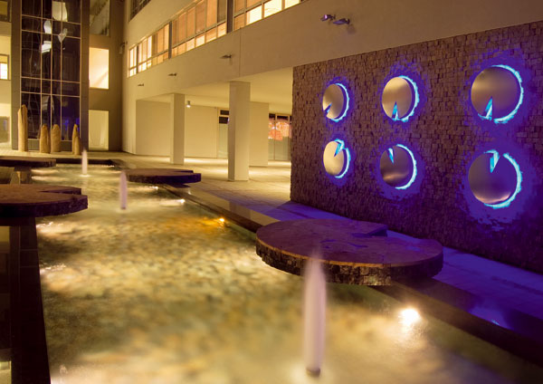 Marcela a Viliam Loviškovci: sochy, ktoré v architektúre hľadajú tvár človeka