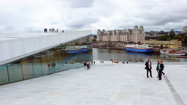 Národná opera a balet v Oslo  sa stala symbolom Nórska