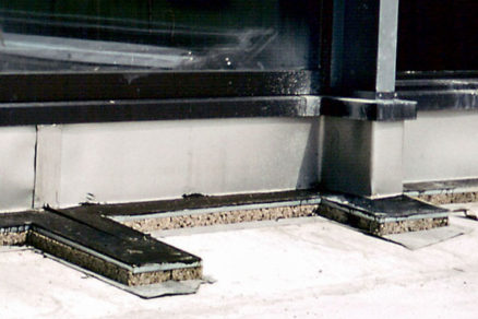 oplechovanie plochej strechy ovplyvnuje jej kvalitu