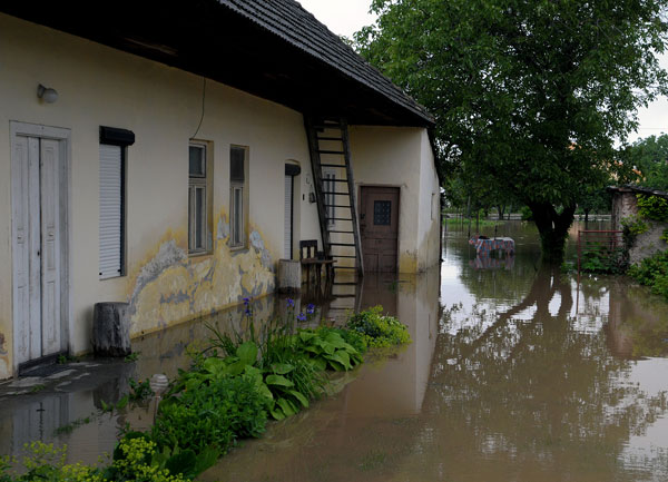 Pomoc postihnutým povodňami 2010