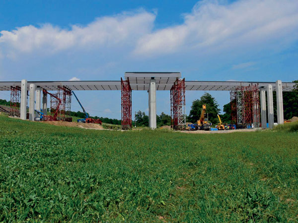 Použitie spriahnutej oceľobetónovej konštrukcie pri stavbe R1