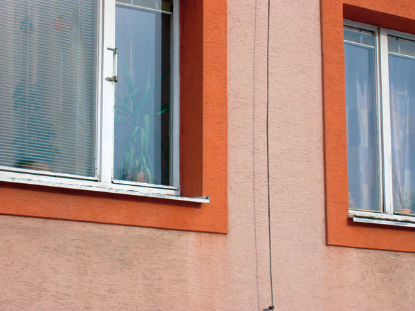 Príklady porúch finálnej úpravy fasád