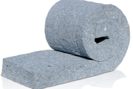 recyklovane dzinsy izoluju domy